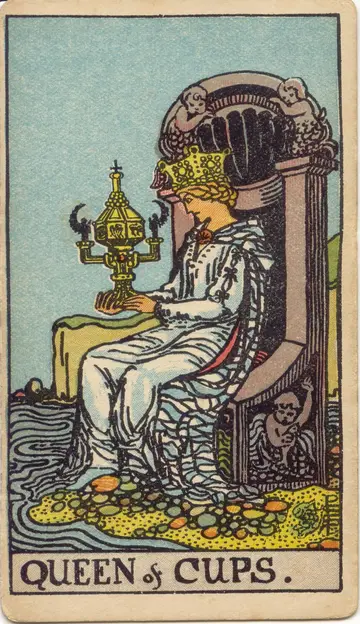 Lá Queen of Cups (Nữ Hoàng Cốc)